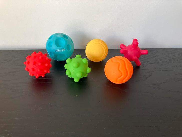 Infantino Sensory Multi Ball Set Speelballetjes, nette staat, Kinderen en Baby's, Speelgoed | Babyspeelgoed, Zo goed als nieuw