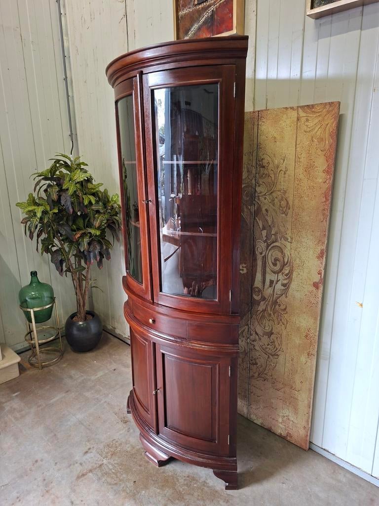 Klassieke Engelse hoek vitrine servies kast, mahoniehout , 200 cm of meer, Ophalen of Verzenden, 25 tot 50 cm, Glas