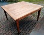 Mooie rustieke teakhouten eetkamertafel met lade.
140 x 140, Antiek en Kunst, Curiosa en Brocante, Ophalen