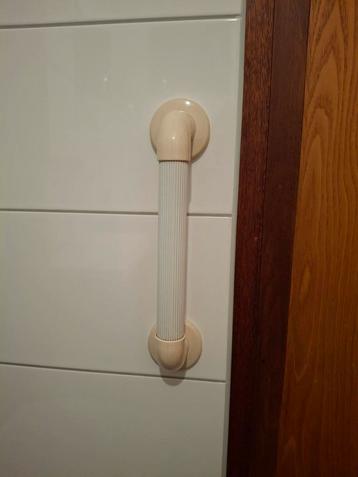 Wandbeugel kuntstof handvat badgreep  beschikbaar voor biedingen