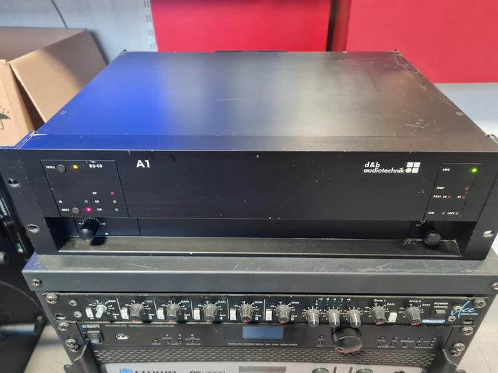 D&B Audio A1 versterker met B2 controller kaart, Muziek en Instrumenten, Versterkers | Keyboard, Monitor en PA, Gebruikt, P.A.