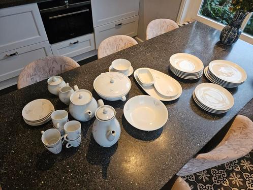 Compleet Mosa servies, grijs met roze tulp. Strak retro., Antiek en Kunst, Antiek | Servies compleet, Ophalen