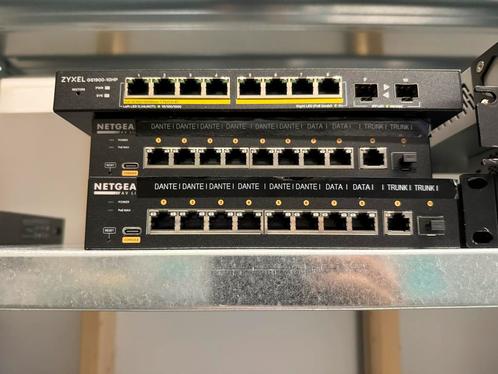 Netgear AV Line & Zyxel GS1900-10HP Switches, Computers en Software, Netwerk switches, Gebruikt, Ophalen of Verzenden