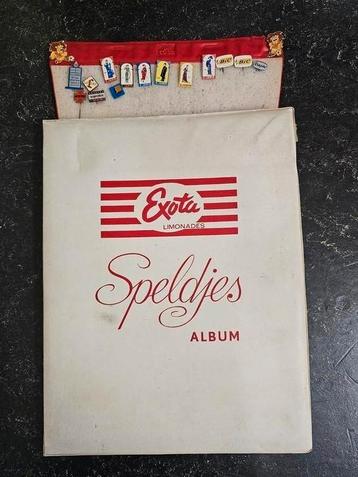 Origineel EXOTA SPELDJESALBUM met ruim 300 speldjes beschikbaar voor biedingen