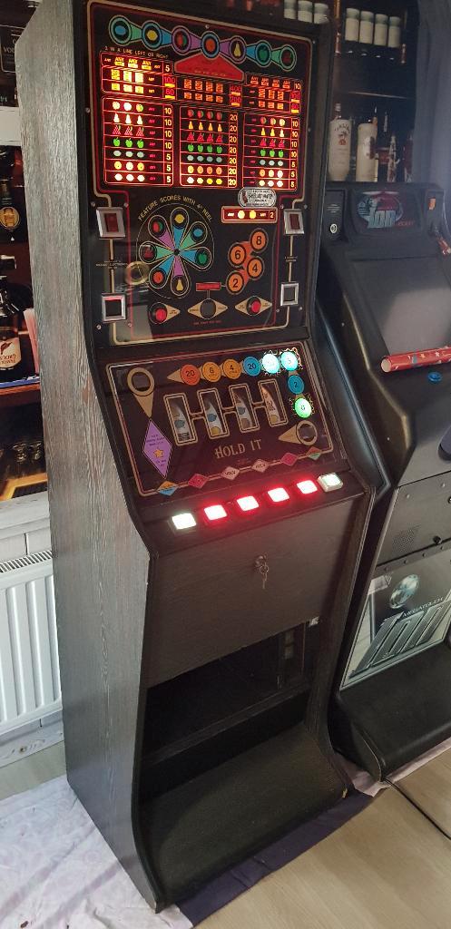 Fruitautomaat gokkast Hold it, Verzamelen, Automaten | Gokkasten en Fruitautomaten, Gebruikt, Gulden, Met sleutels, Ophalen