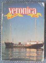 Veronica - één jaar later - Rob Out (Boek) 1975, Boeken, Gelezen, Rob Out, Ophalen of Verzenden, Genre of Stijl