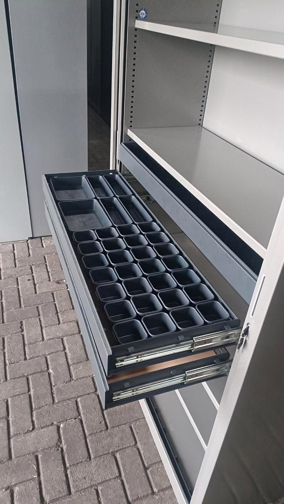 Metalen gereedschapladen roldeurkasten, werkplaatsladenkast, Huis en Inrichting, Kasten | Roldeurkasten en Archiefkasten, Gebruikt