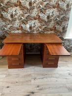 Oud antiek houten bureau, Ophalen