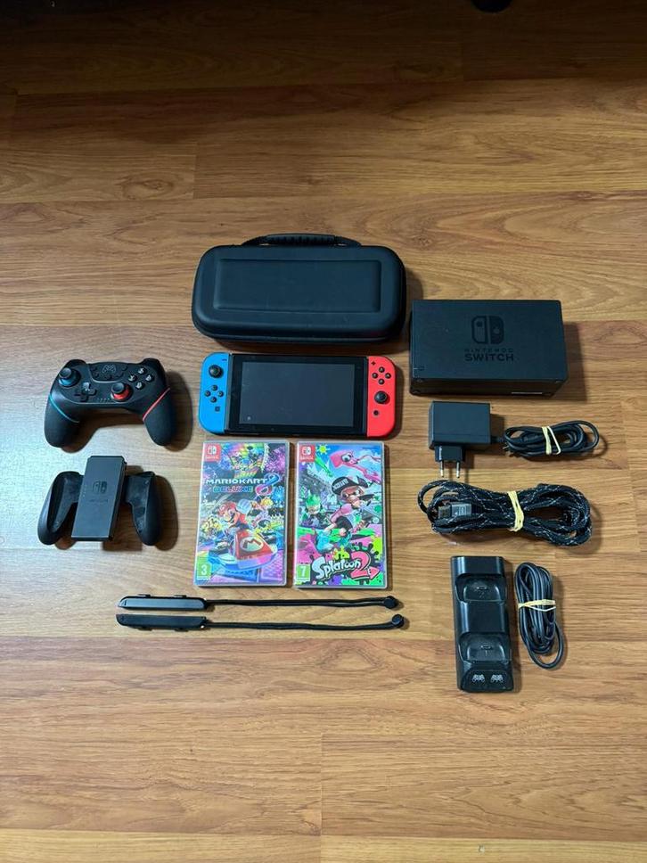 Nintendo Switch V2 + Mario Kart 8 Deluxe & Pro Controller, Spelcomputers en Games, Games | Nintendo Switch, Zo goed als nieuw