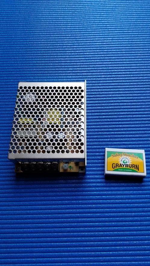 Systeemvoeding 15V@2,8A, Hobby en Vrije tijd, Elektronica-componenten, Zo goed als nieuw, Ophalen of Verzenden