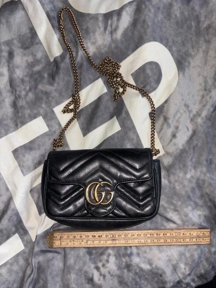 Vrouwen gucci tas, Sieraden, Tassen en Uiterlijk, Tassen | Damestassen, Schoudertasje, Zwart, Ophalen of Verzenden