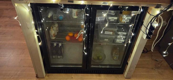 Promoline 2-deurs Vitrine Koelkast, Witgoed en Apparatuur, Koelkasten en IJskasten, Gebruikt, Zonder vriesvak, 200 liter of meer