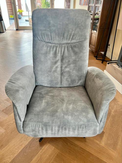 Relaxfauteuil draaibaar – zo goed als nieuw (okt. 2024), Huis en Inrichting, Fauteuils, Zo goed als nieuw, Stof, Ophalen