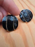 Vintage oorbellen zwart/goudkleurig voor gaatjes, Overige materialen, Gebruikt, Zwart, Ophalen of Verzenden
