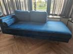 Blauw velvet bankje met gouden pootjes, Ophalen, Zo goed als nieuw, Tweepersoons, Minder dan 150 cm