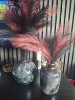 2 Decoratieve vazen met pluimen - Intratuin, Overige kleuren, Ophalen of Verzenden, Minder dan 50 cm, Glas