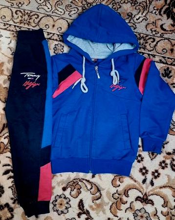 Tweedelige jongenspak 5-6 jaar beschikbaar voor biedingen