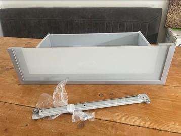 Besta lade (ikea) beschikbaar voor biedingen
