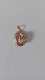 Gouden Oude Camee hanger 14krt.s 3cm hg ca: 2.11gram., Antiek en Kunst, Ophalen of Verzenden
