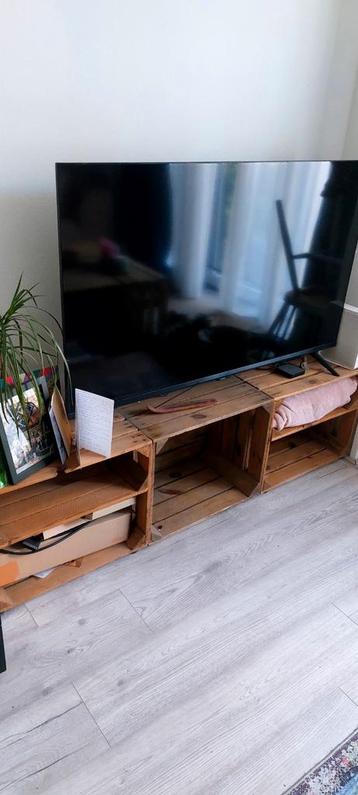 Tv meubel van houten kratten beschikbaar voor biedingen