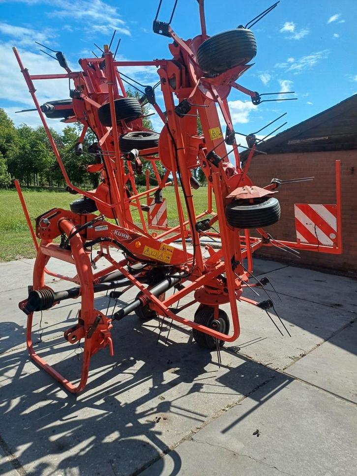 Kuhn GF8702 8 element schudder, Zakelijke goederen, Agrarisch | Werktuigen, Weidebouw, Ophalen