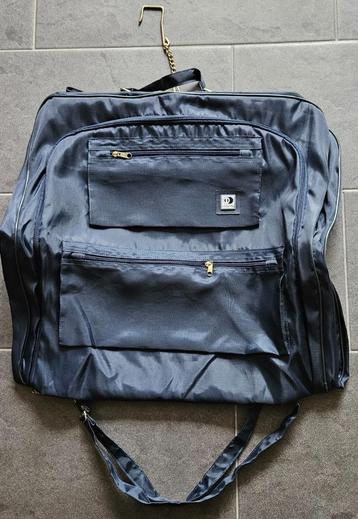 Kleding/reistas donkerblauw & opbergruimte ritsen Dinersclub beschikbaar voor biedingen