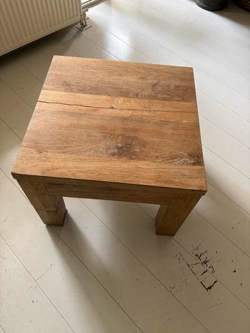 Eikenhouten Salontafel 60x60 beschikbaar voor biedingen