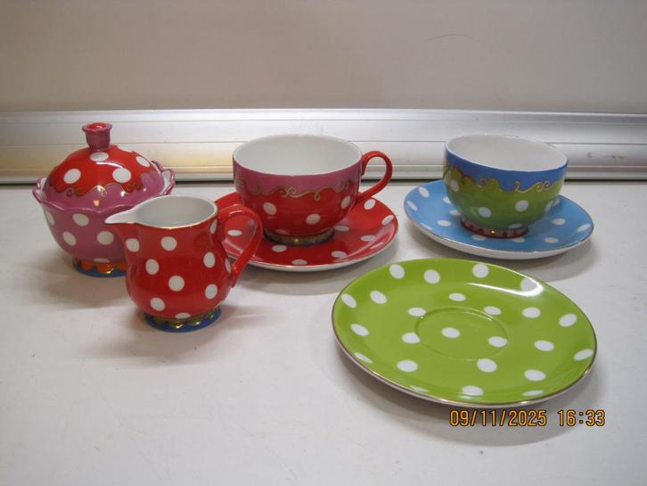 oilily servies delen in 1 koop (363), Huis en Inrichting, Keuken | Servies, Gebruikt, Overige typen, Overige stijlen, Porselein