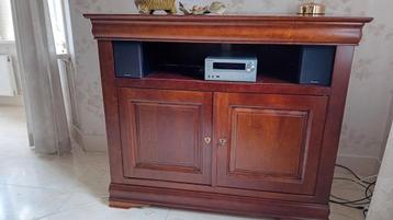 Kersenhouten televisie radio stereo kastje beschikbaar voor biedingen