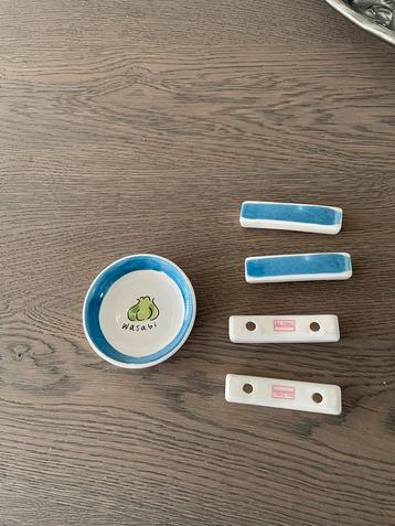 Wasabi schaaltje met Blond Amsterdam stokjes houders beschikbaar voor biedingen