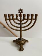 Kleine oude Chanoeka Menora Joodse kandelaar brons messing, Antiek en Kunst, Antiek | Kandelaars, Ophalen of Verzenden, Koper of Brons