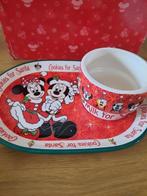 Disney Parks Santa Mickey Milk & Cookie Plate Set, Ophalen of Verzenden, Mickey Mouse, Zo goed als nieuw, Beeldje of Figuurtje