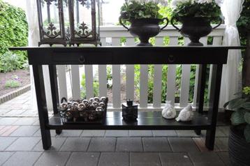 Nieuwe sidetable voor binnen en/of buiten beschikbaar voor biedingen