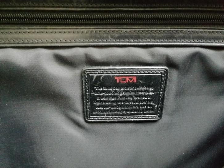 Tumi laptop tas, Computers en Software, Laptoptassen, Gebruikt, Aktetas, 17 inch of meer, Ophalen of Verzenden