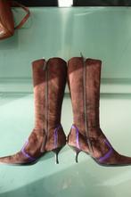 TOD'S laars. Suede. Bruin met paas. Maat 39., Hoge laarzen, Bruin, Ophalen of Verzenden, Zo goed als nieuw