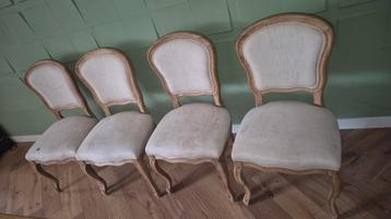 Set van 4 vintage stoelen beschikbaar voor biedingen