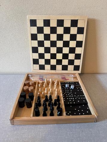 HOUTEN spellen doos o.a dammen en schaken COMPLEET 5 spellen beschikbaar voor biedingen