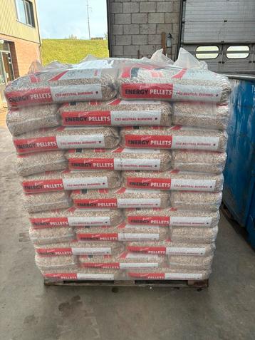 UITVERKOOP WITTE EN BRUINE HOUTPELLETS beschikbaar voor biedingen