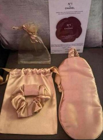 Champagne kleur satijnen slaapmasker, crunchie, Chanel no1  beschikbaar voor biedingen