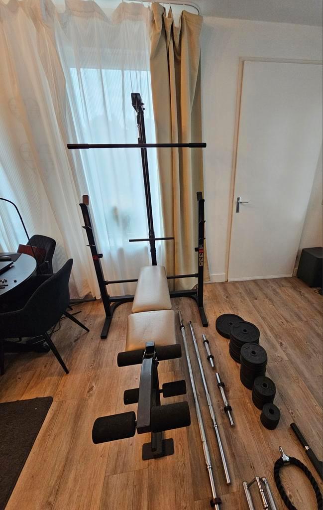 Home gym,gewichten 118kg, bankje, halterstang, dumbells,, Sport en Fitness, Fitnessmaterialen, Zo goed als nieuw, Fitnessbank