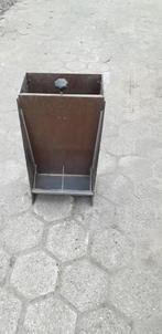 Voerbakken schapen, geiten, varkens of kippen, Ophalen of Verzenden, Gebruikt