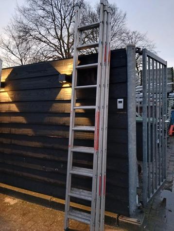 Solide 3 delige steekladder 3x10 treden compact formaat!! beschikbaar voor biedingen