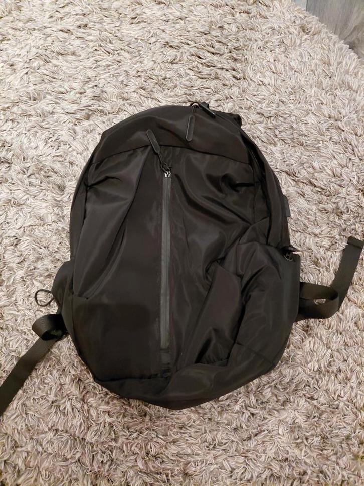 Zwarte Rugzak, Sieraden, Tassen en Uiterlijk, Tassen | Rugtassen, Gebruikt, Overige merken, 25 tot 40 cm, 30 tot 45 cm, Ophalen of Verzenden
