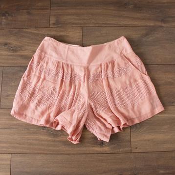 Prachtig Silvian Heach Broekje (S) - 15 € 40,- beschikbaar voor biedingen