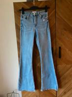 Flared Jeans van Bershka. Maat 34, Blauw, W27 (confectie 34) of kleiner, Gedragen, Bershka