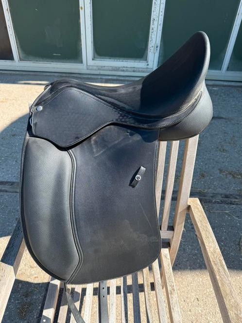 Wintec 500 Wide dressuur 17,5 inch, Dieren en Toebehoren, Paarden en Pony's | Zadels, Zo goed als nieuw, Dressuur, Ophalen of Verzenden