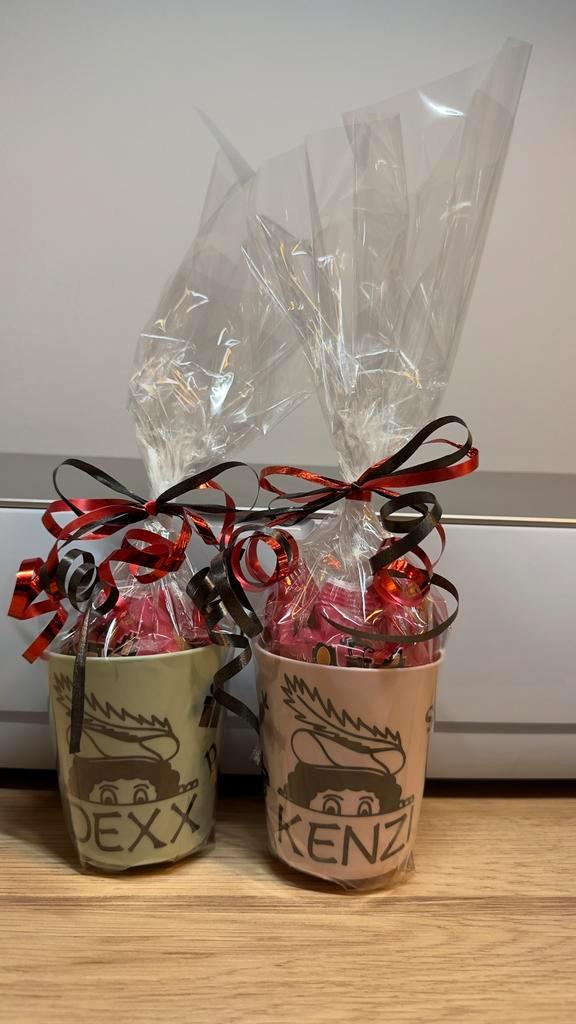 Sinterklaas traktatie beker., Huis en Inrichting, Woonaccessoires | Vazen, Zo goed als nieuw, Overige kleuren, Minder dan 50 cm