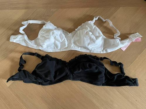 2x Voedingsbh - 90C - wit en zwart - Hunkemöller - ZGAN, Kleding | Dames, Positiekleding, Zo goed als nieuw, Lingerie of Zwemkleding