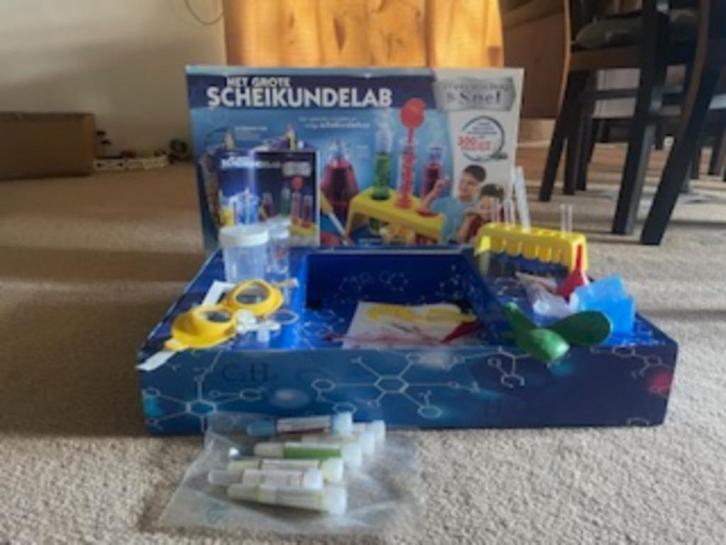 Scheikunde lab van Clementoni, Kinderen en Baby's, Speelgoed | Educatief en Creatief, Zo goed als nieuw, Ontdekken, Ophalen of Verzenden