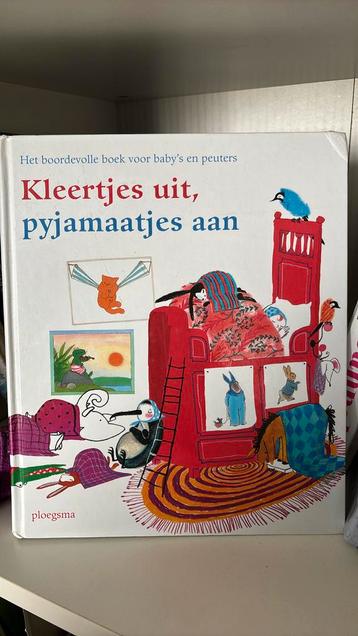 Kleertjes uit, pyjamaatjes aan  beschikbaar voor biedingen